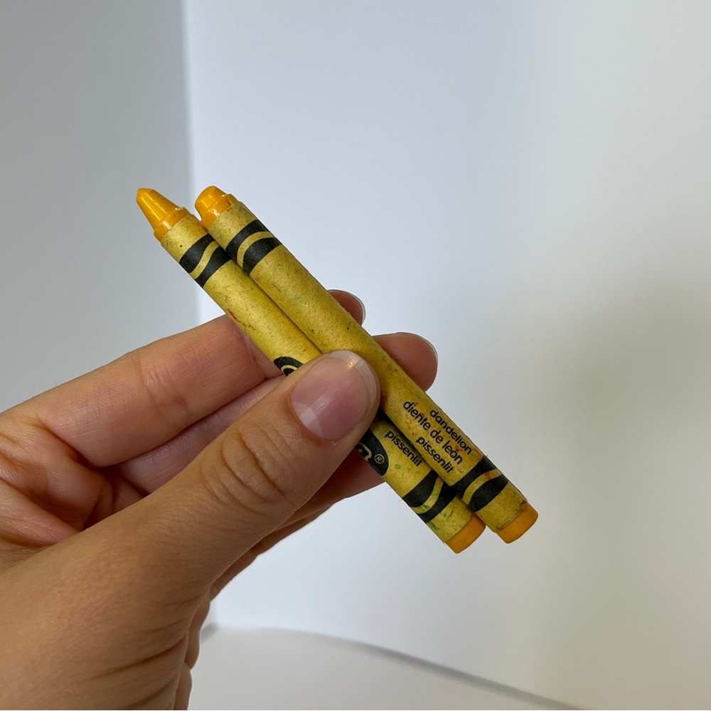 5/$25 VTG 90s Retired Dandelion Yellow Crayola Crayon Replacement Lot of 2 Used